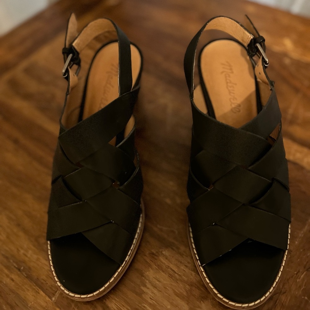 Madewell leather sandals. Size 7.5 - Picture 4 of 4